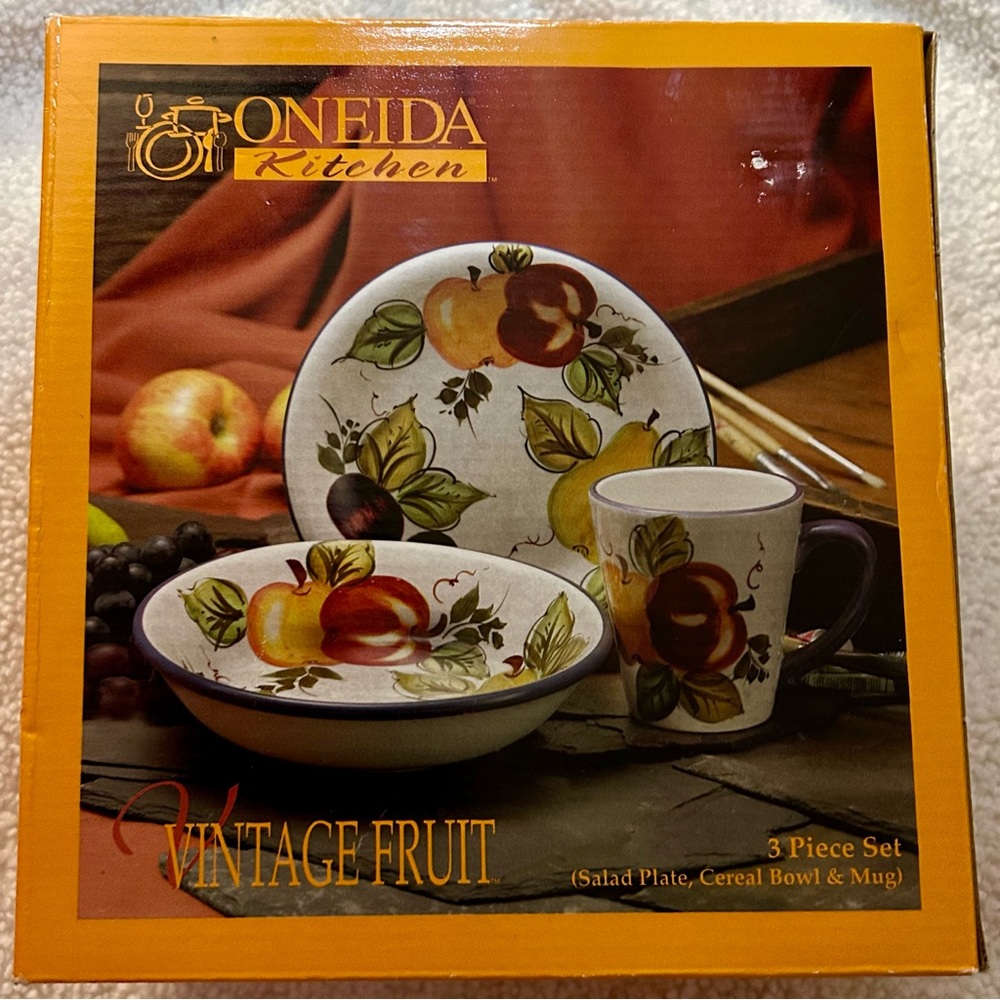 Oneida SEALED Hand Painted Vintage Fruit Dinnerware Set